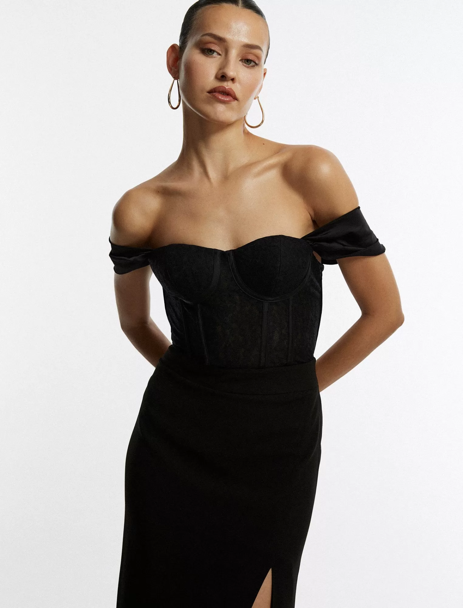 Flash Sale BCBGMAXAZRIA Body Bustier De Encaje Con Hombros Descubiertos Negro