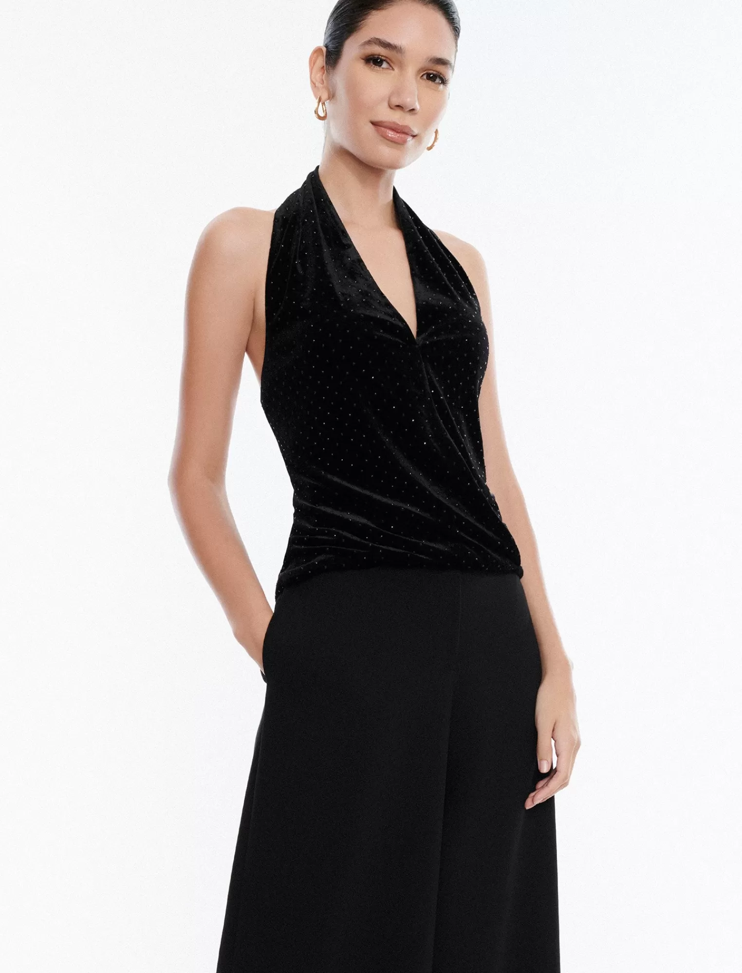 Discount BCBGMAXAZRIA Top Halter De Terciopelo Con Tachuelas Negro